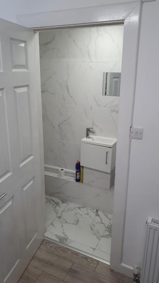 House 1905 - Self Catering Serviced Apartment Tidworth Zewnętrze zdjęcie