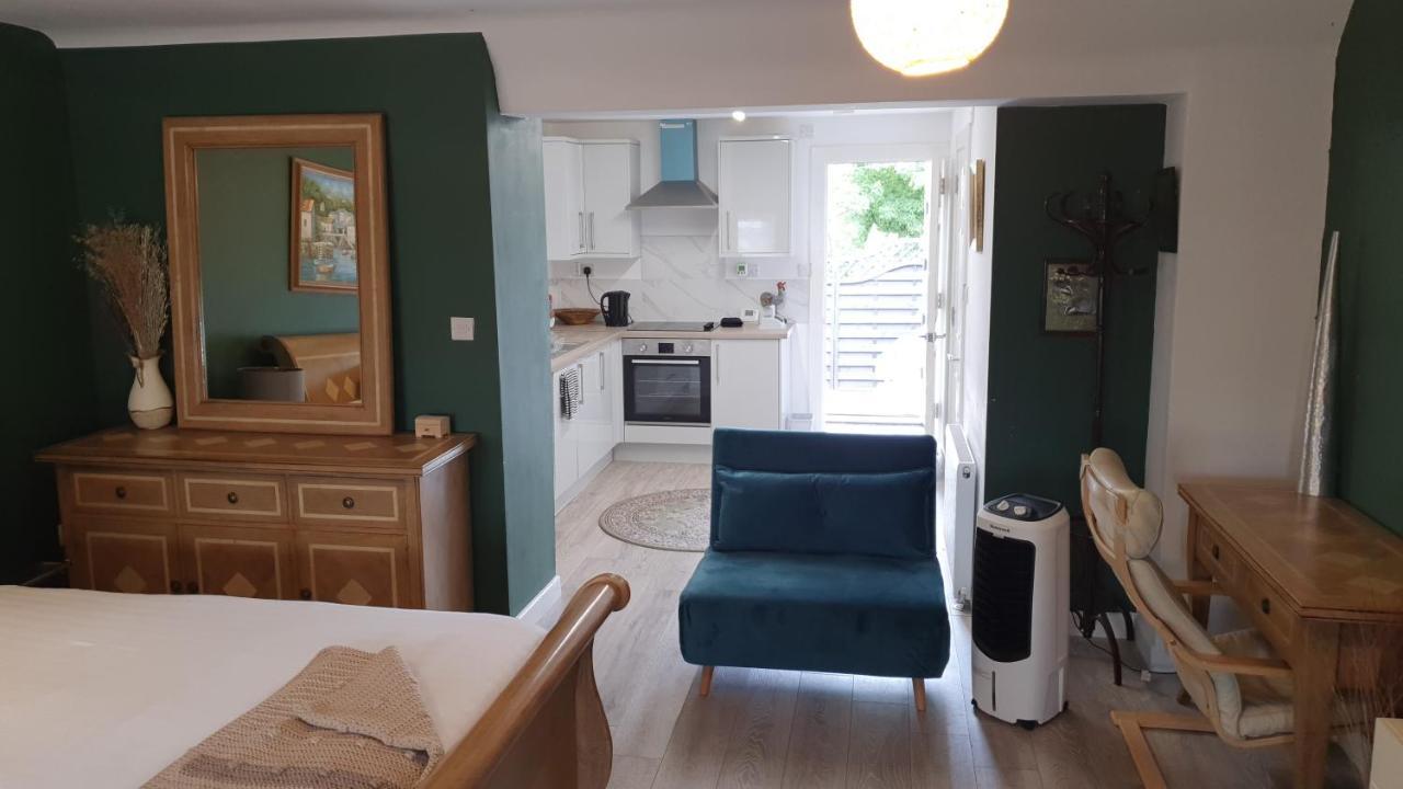 House 1905 - Self Catering Serviced Apartment Tidworth Zewnętrze zdjęcie
