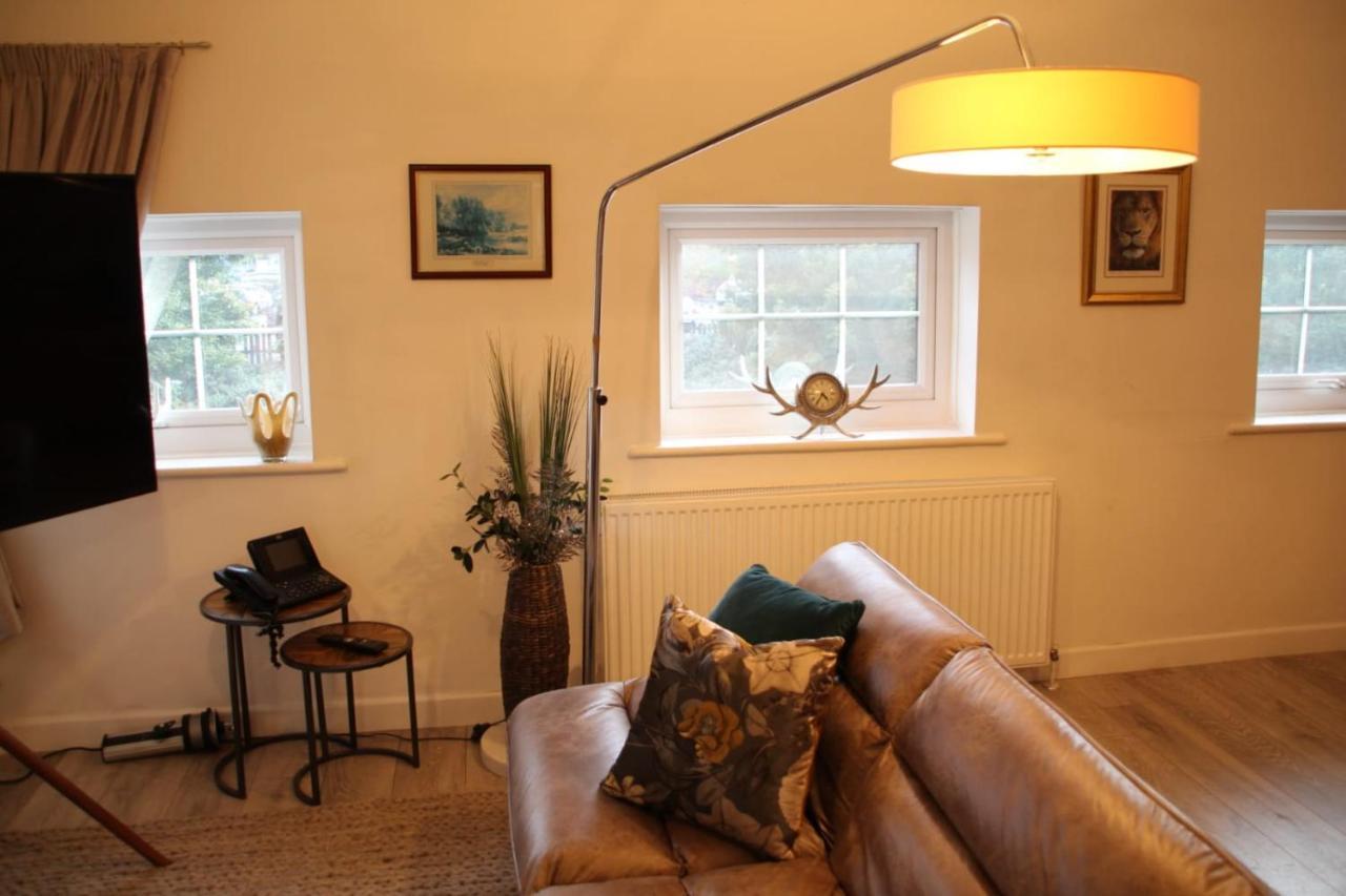 House 1905 - Self Catering Serviced Apartment Tidworth Zewnętrze zdjęcie