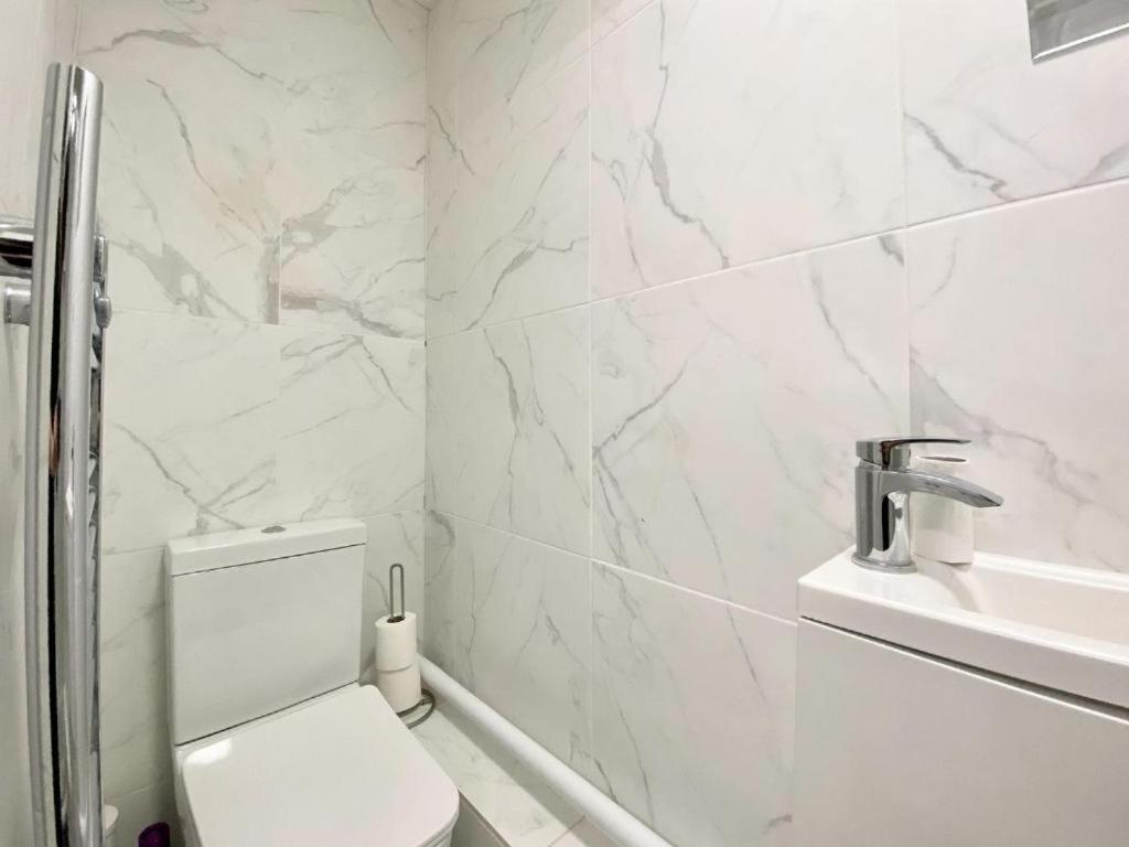 House 1905 - Self Catering Serviced Apartment Tidworth Zewnętrze zdjęcie